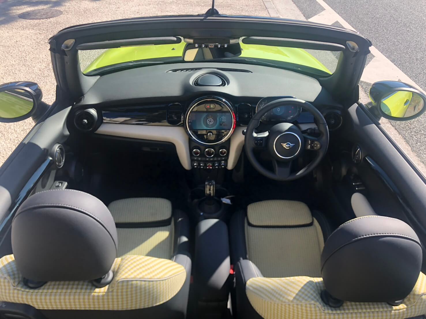 MINI ミニクーパーコンバーチブル(イエロー)