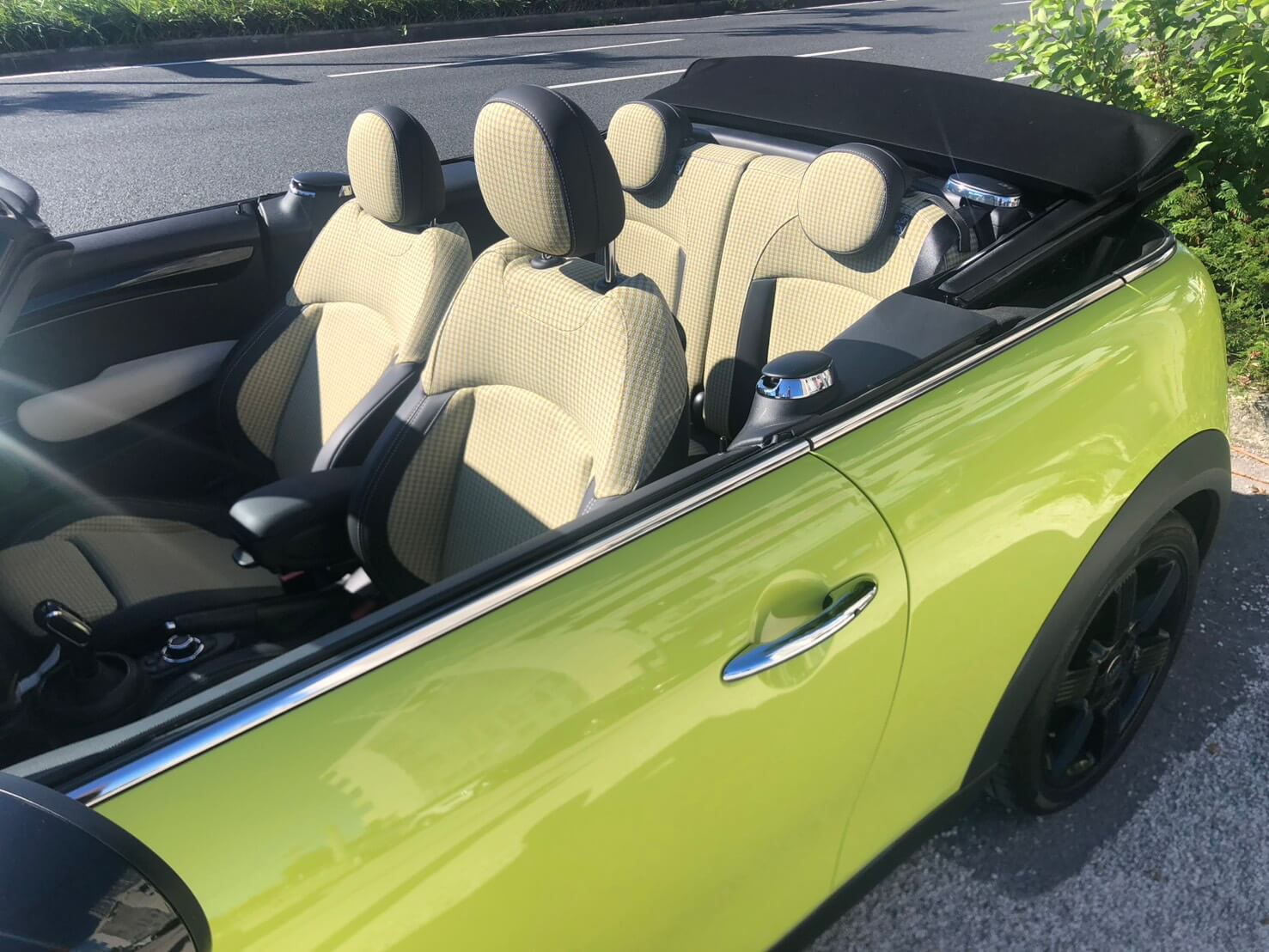 MINI ミニクーパーコンバーチブル(イエロー)