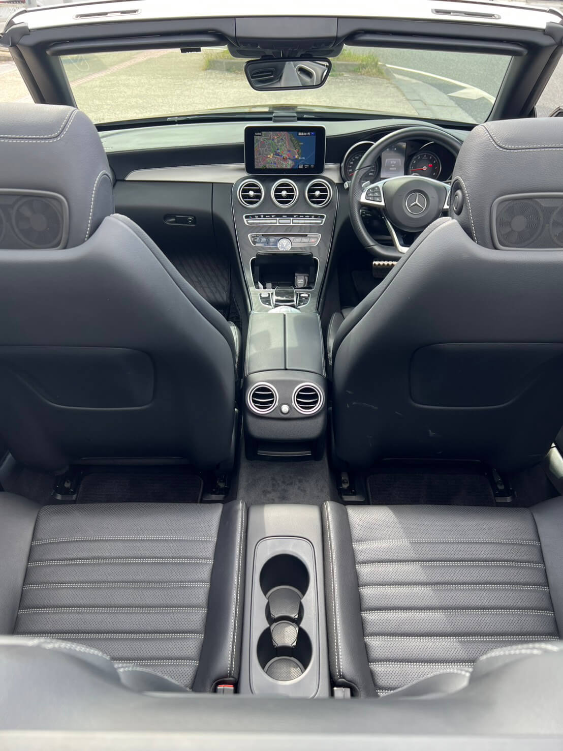 メルセデスベンツC180カブリオレスポーツ（ブラック）