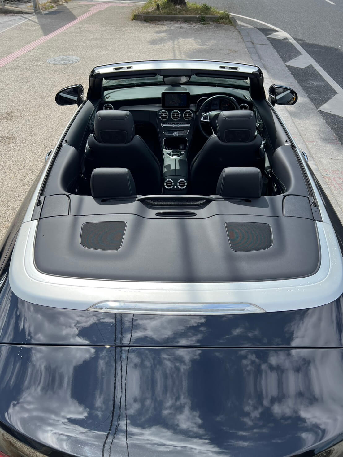 メルセデスベンツC180カブリオレスポーツ（ブラック）