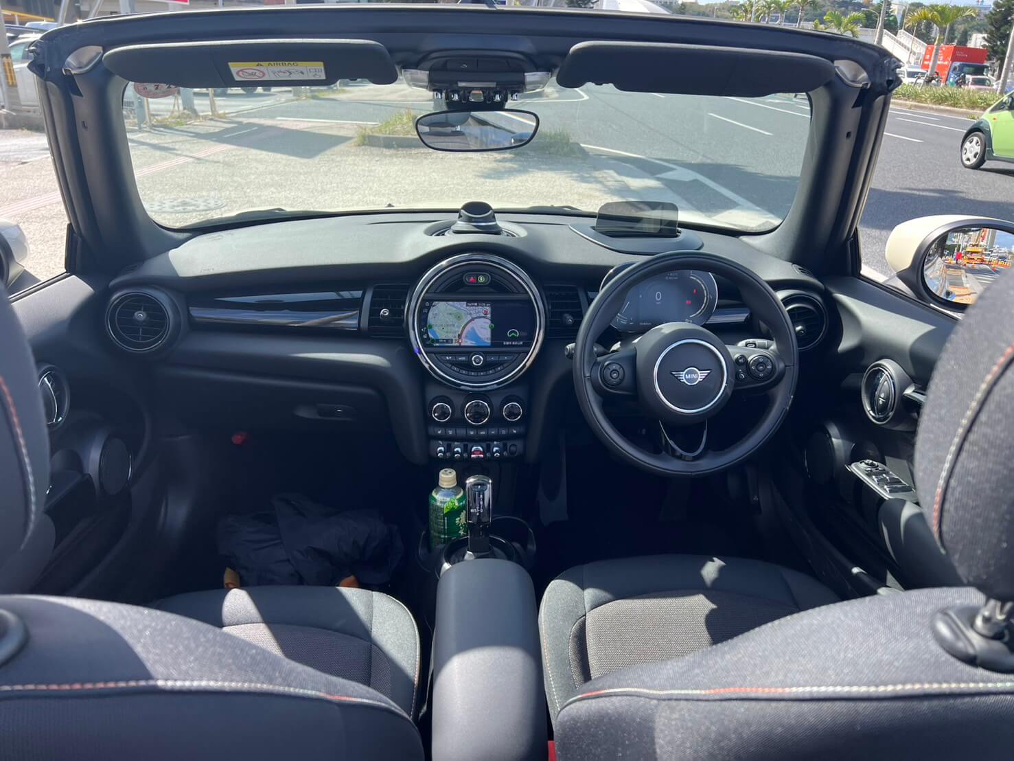 MINI ミニクーパーコンバーチブル（ホワイト）