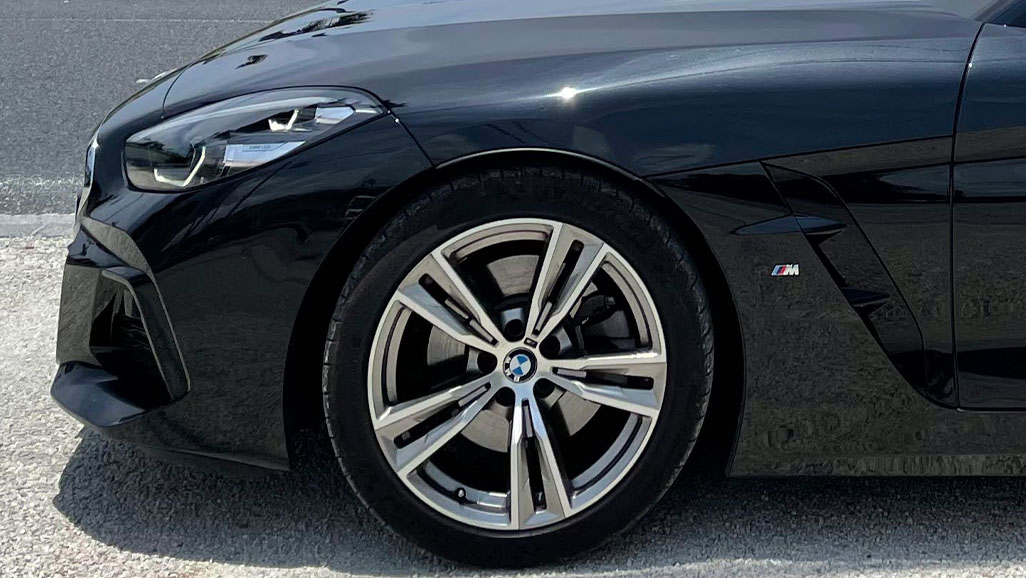 BMW Z4（ブラック）